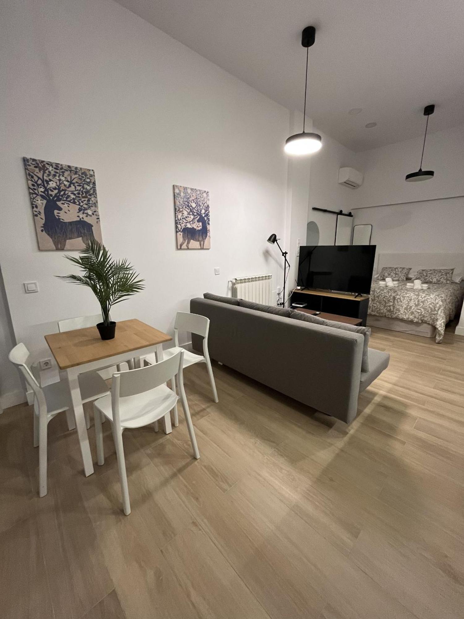 Moratalaz Apartments Madrid Exterior photo